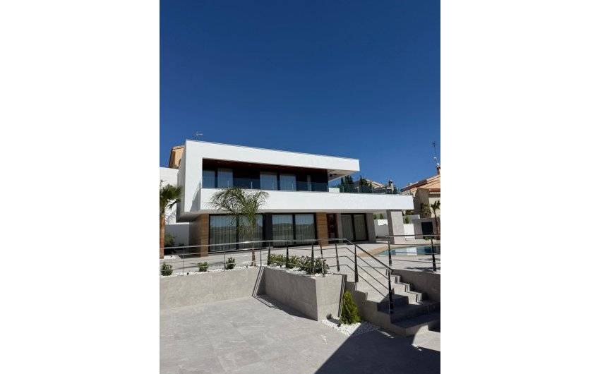 Reventa - Villa -
Ciudad Quesada - La Marquesa