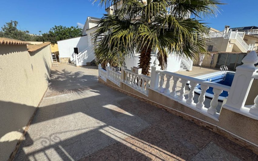 Reventa - Villa -
Ciudad Quesada - Lo Pepin