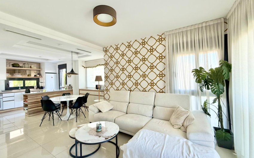 Reventa - Villa -
Ciudad Quesada - Pueblo Bravo