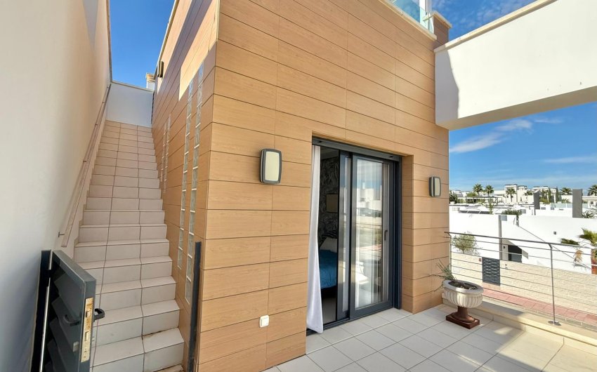 Reventa - Villa -
Ciudad Quesada - Pueblo Bravo