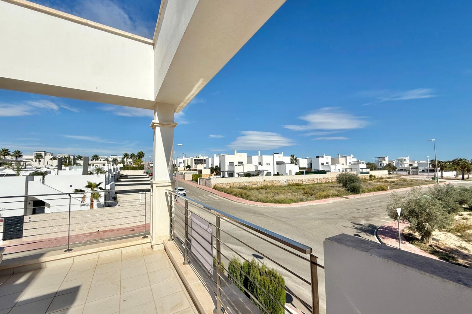 Reventa - Villa -
Ciudad Quesada - Pueblo Bravo