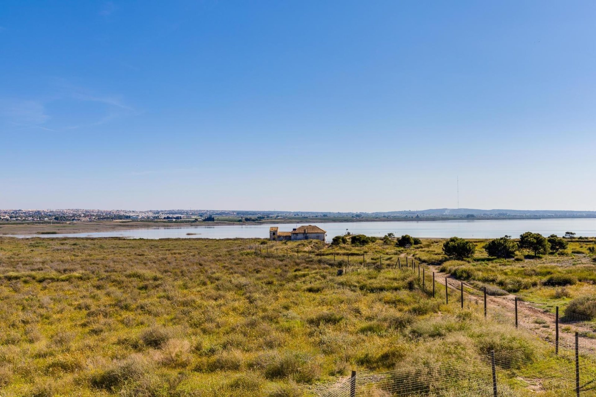 Reventa - Villa -
Ciudad Quesada - Pueblo Bravo