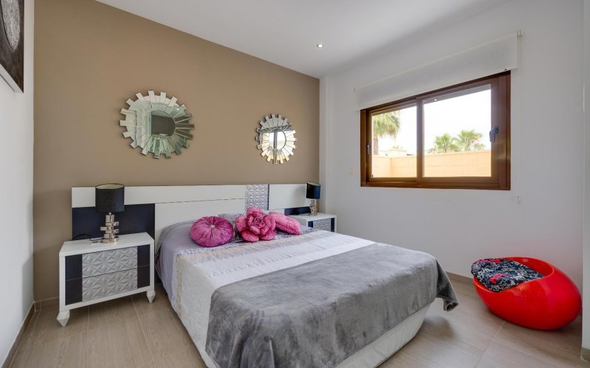Reventa - Villa -
Ciudad Quesada - Pueblo Bravo