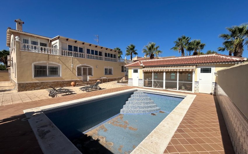 Reventa - Villa -
Ciudad Quesada - town