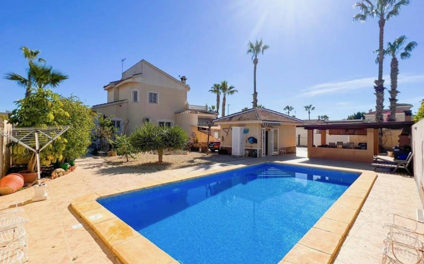 Reventa - Villa -
Ciudad Quesada
