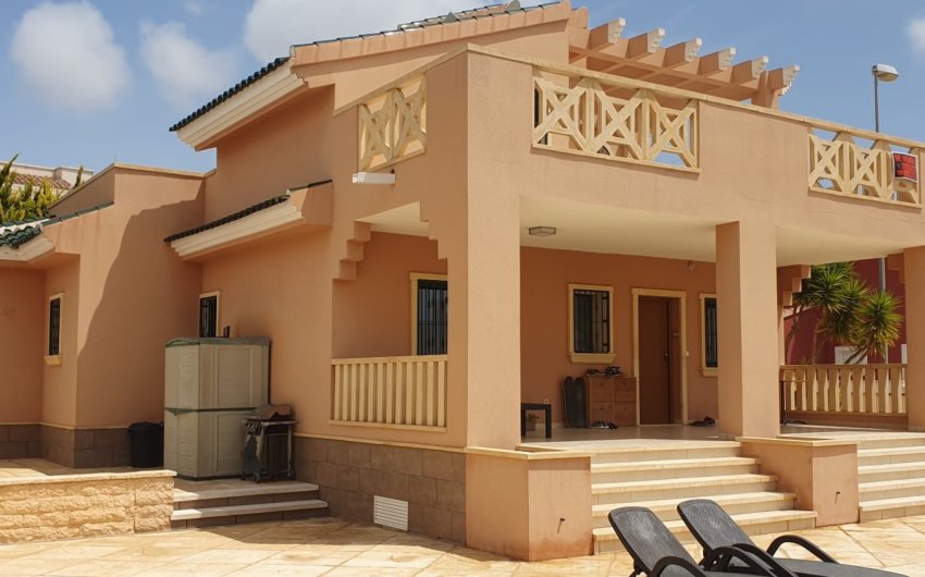 Reventa - Villa -
Ciudad Quesada