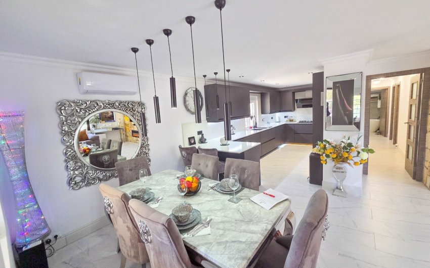 Reventa - Villa -
Crevillent - Inland