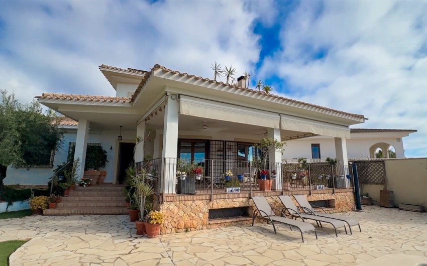 Reventa - Villa -
Dehesa de Campoamor - Costa Blanca