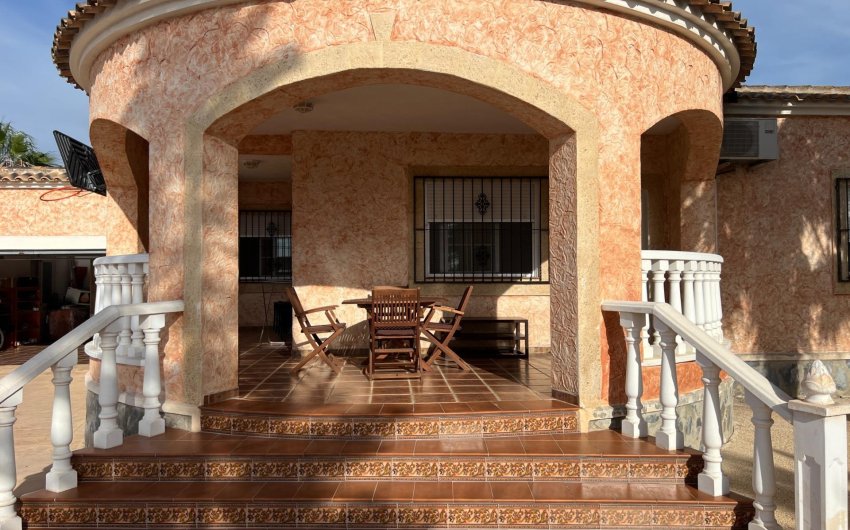 Reventa - Villa -
Dolores - Cmno. Escorredor