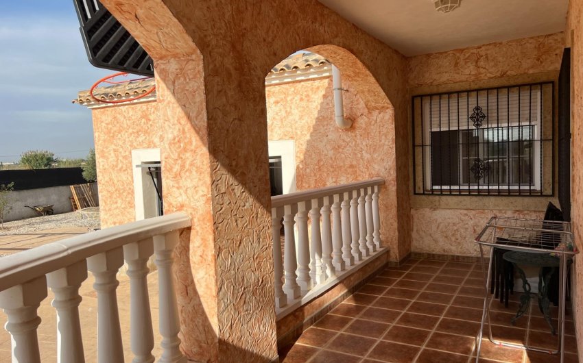 Reventa - Villa -
Dolores - Cmno. Escorredor