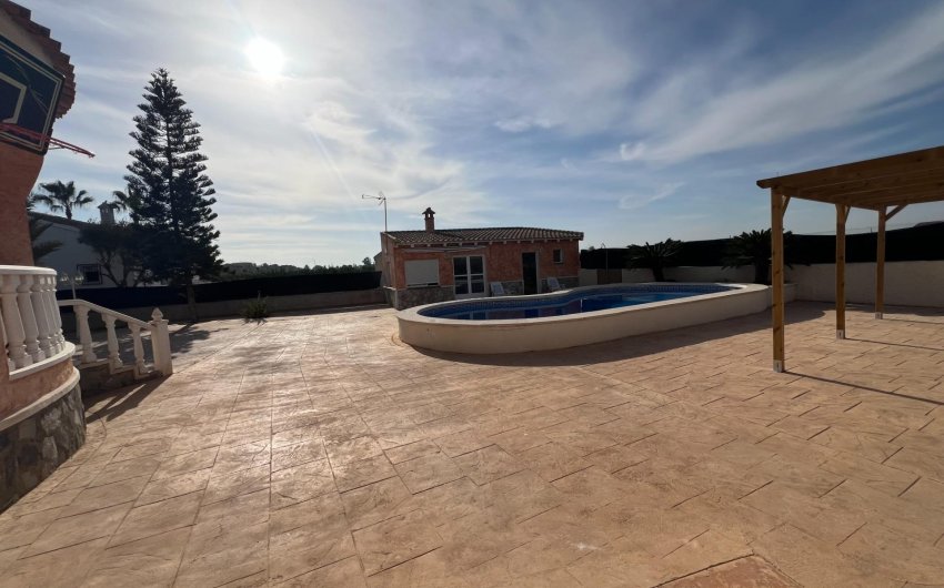 Reventa - Villa -
Dolores - Cmno. Escorredor