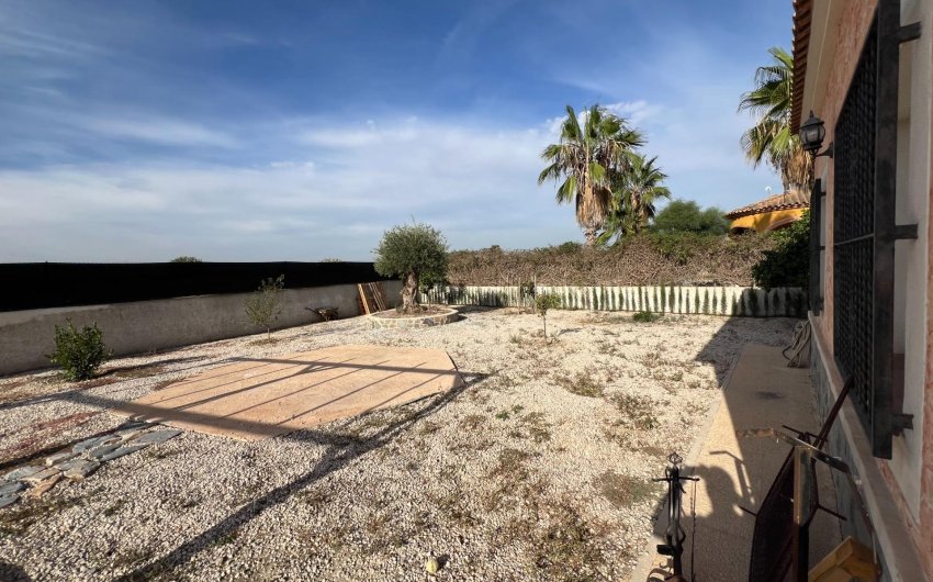 Reventa - Villa -
Dolores - Cmno. Escorredor