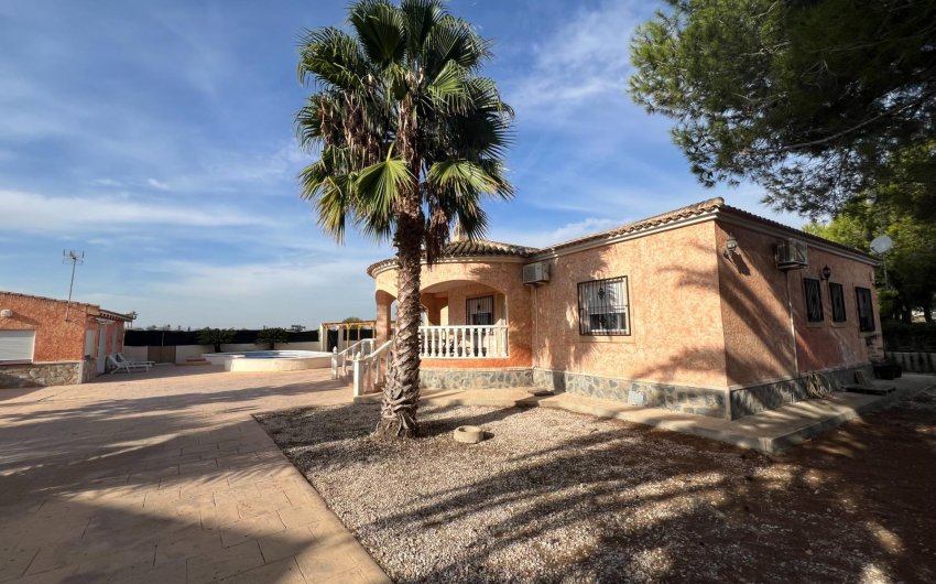 Reventa - Villa -
Dolores - Cmno. Escorredor