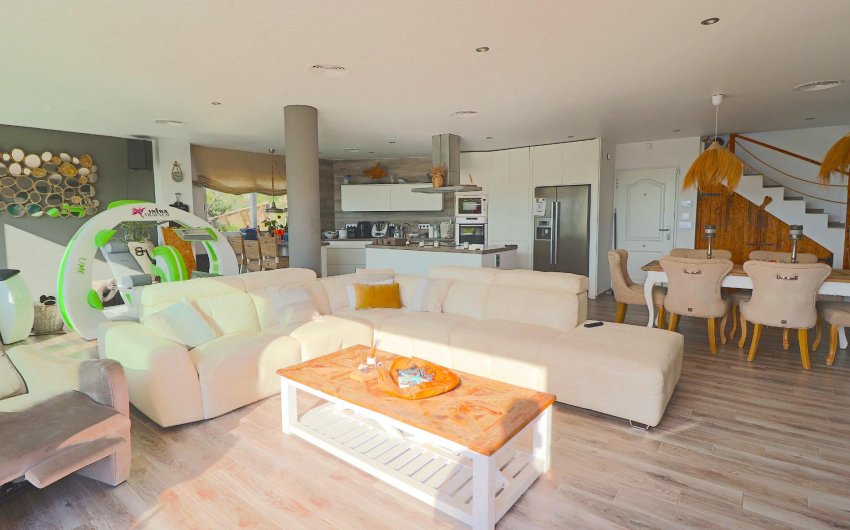 Reventa - Villa -
El Campello - Coveta fuma