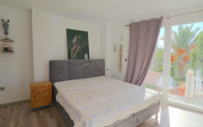 Reventa - Villa -
El Campello - Coveta fuma