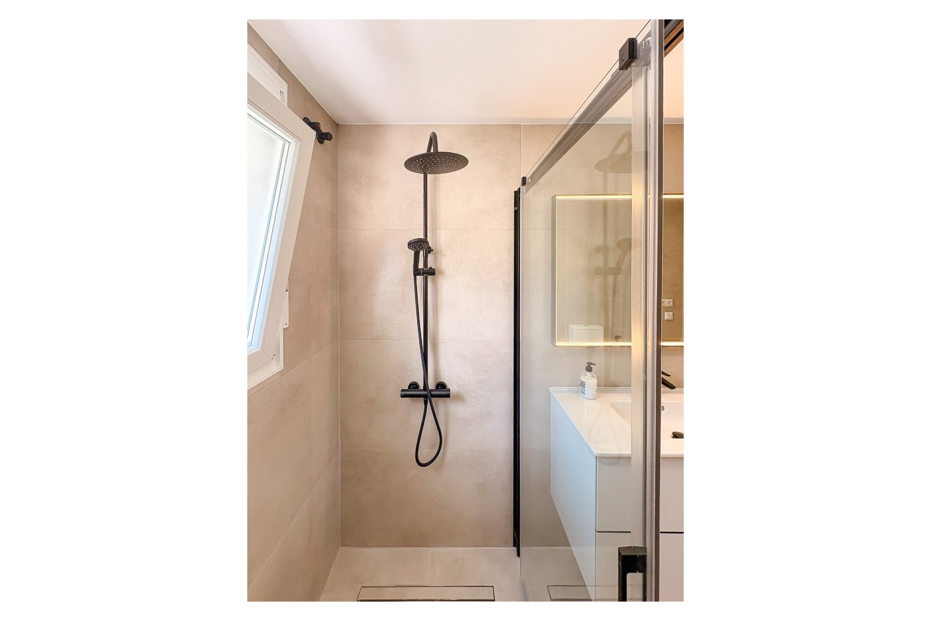 Reventa - Villa -
El Campello - Pueblo Acantilado - Venta Lanuza