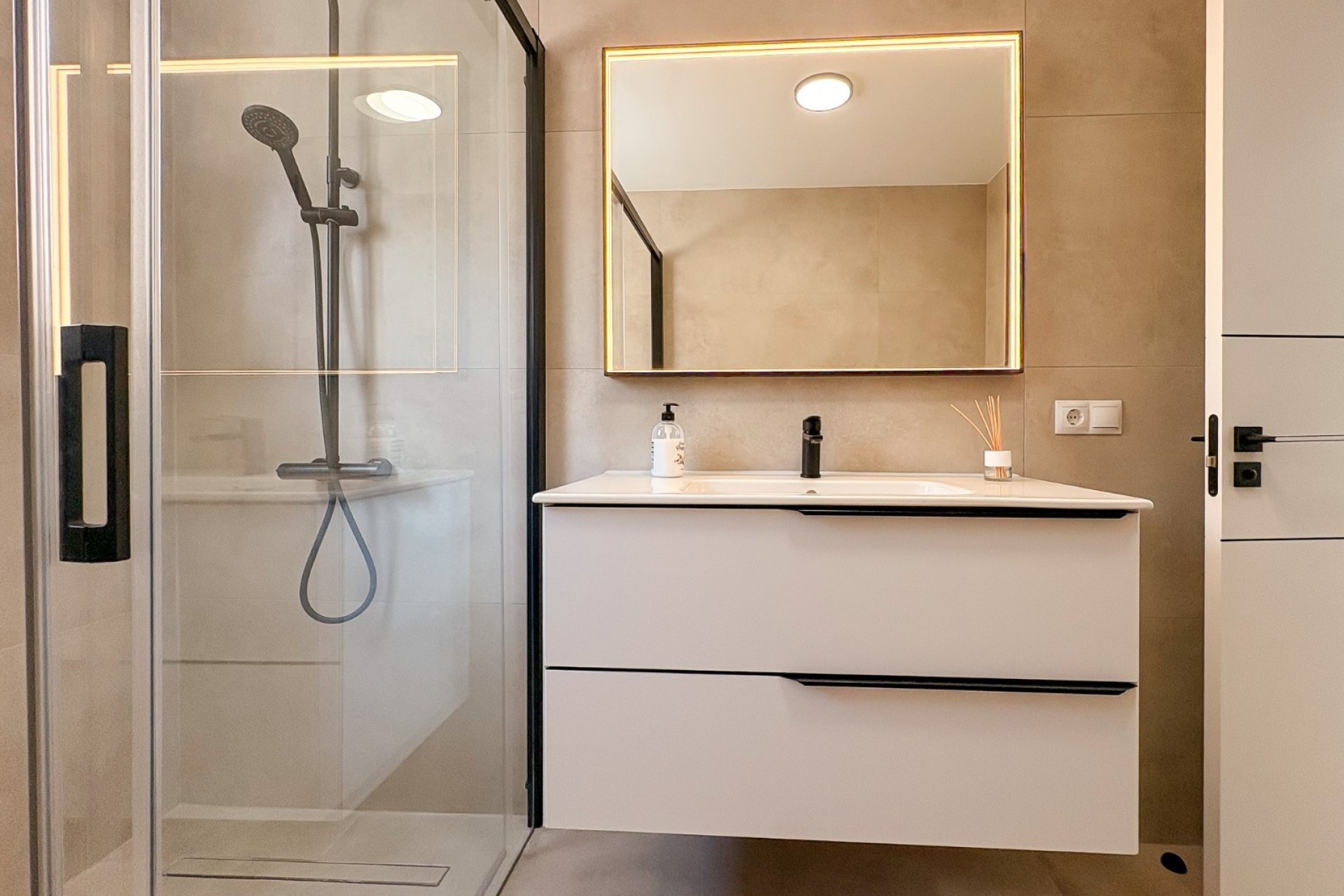 Reventa - Villa -
El Campello - Pueblo Acantilado - Venta Lanuza