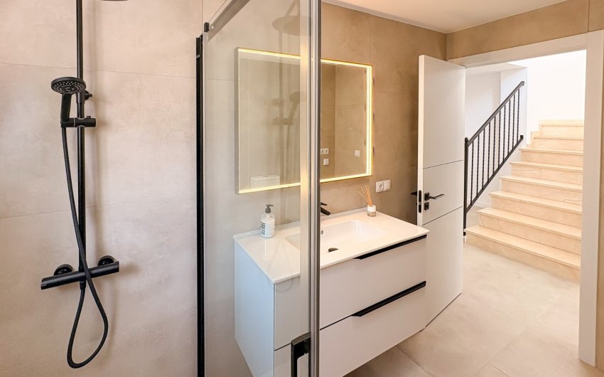 Reventa - Villa -
El Campello - Pueblo Acantilado - Venta Lanuza