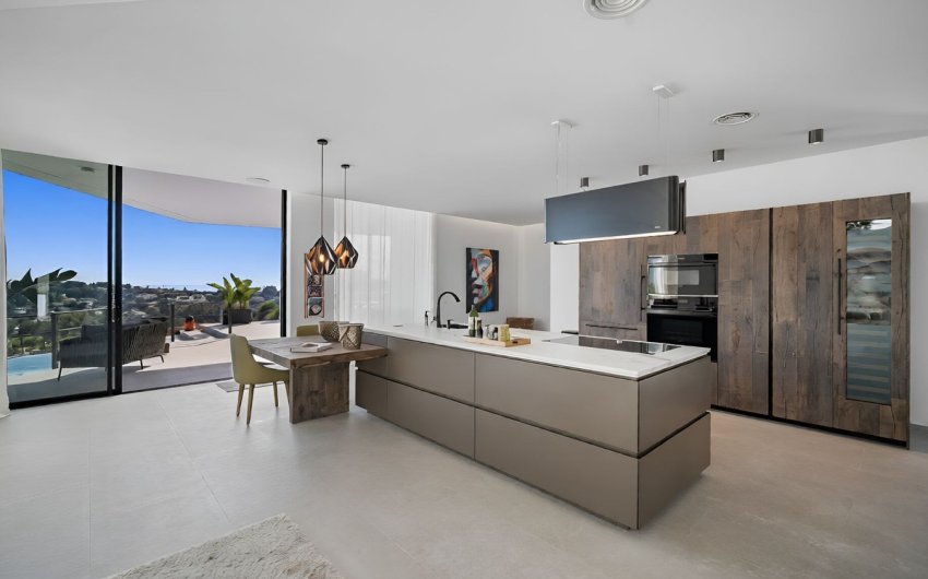 Reventa - Villa -
El Paraíso, Estepona - Costa del Sol