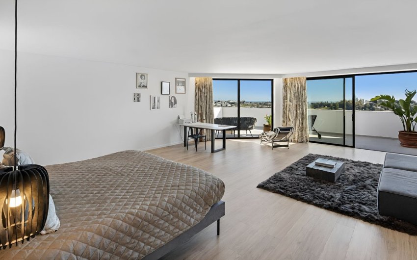 Reventa - Villa -
El Paraíso, Estepona - Costa del Sol