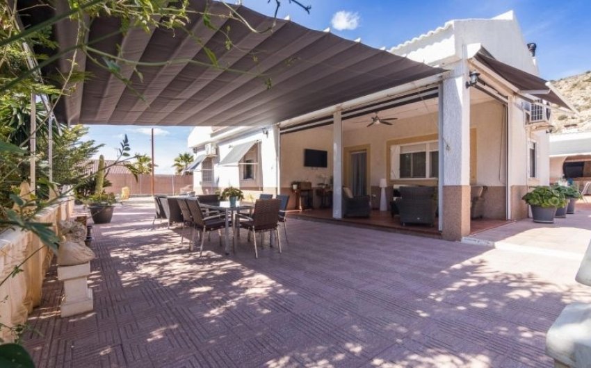 Reventa - Villa -
Elche - Costa Blanca