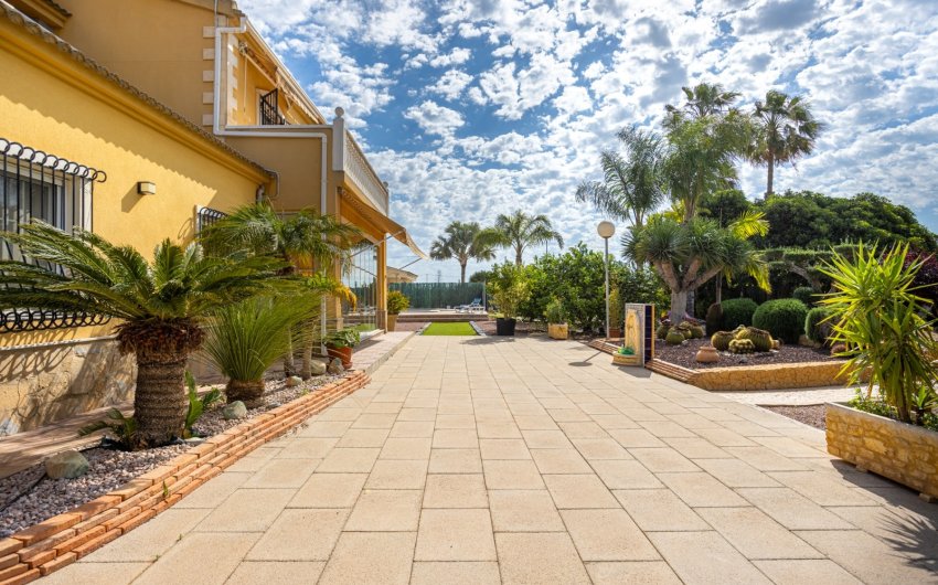 Reventa - Villa -
Elche - Costa Blanca