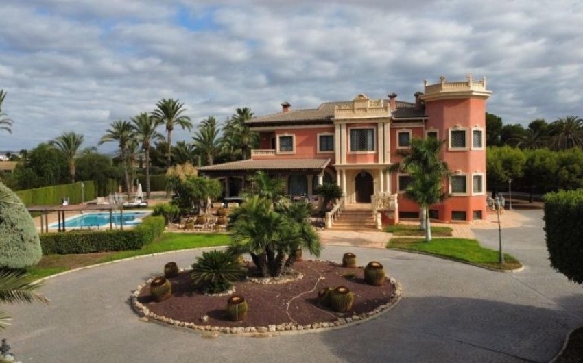 Reventa - Villa -
Elche - Costa Blanca