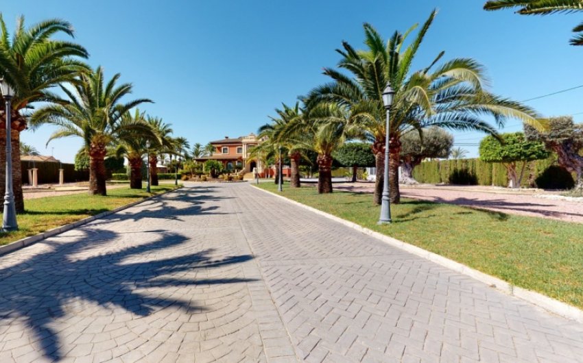 Reventa - Villa -
Elche - Costa Blanca