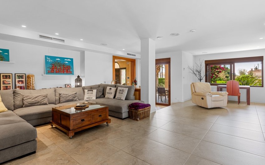 Reventa - Villa -
Elche