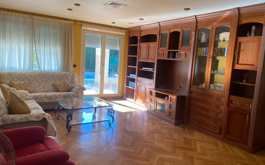 Reventa - Villa -
Elda