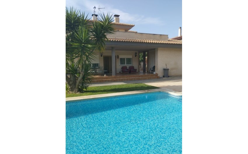 Reventa - Villa -
Elda