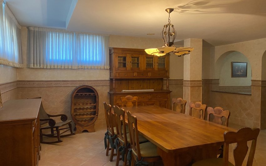 Reventa - Villa -
Elda