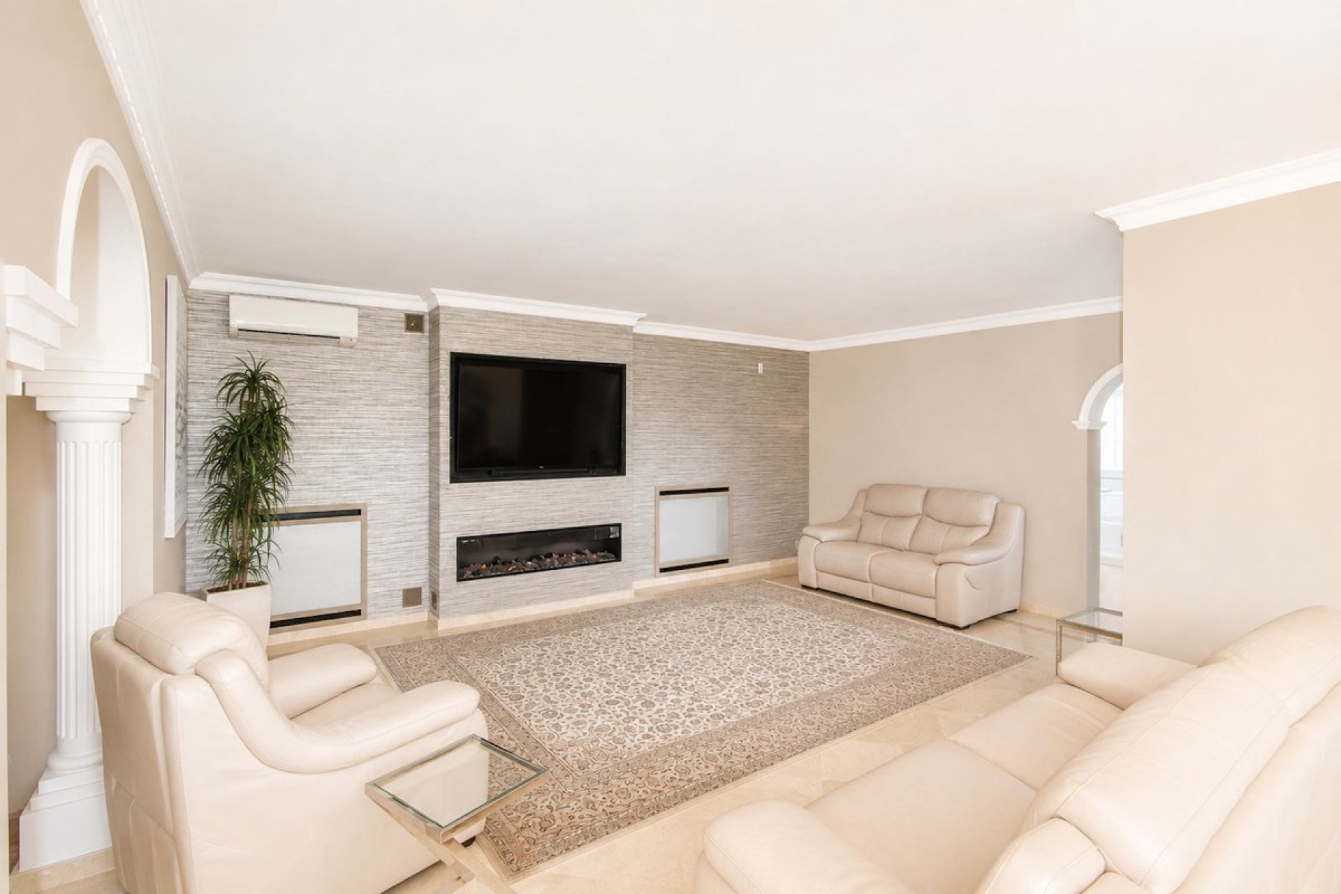 Reventa - Villa -
Elviria - Costa del Sol