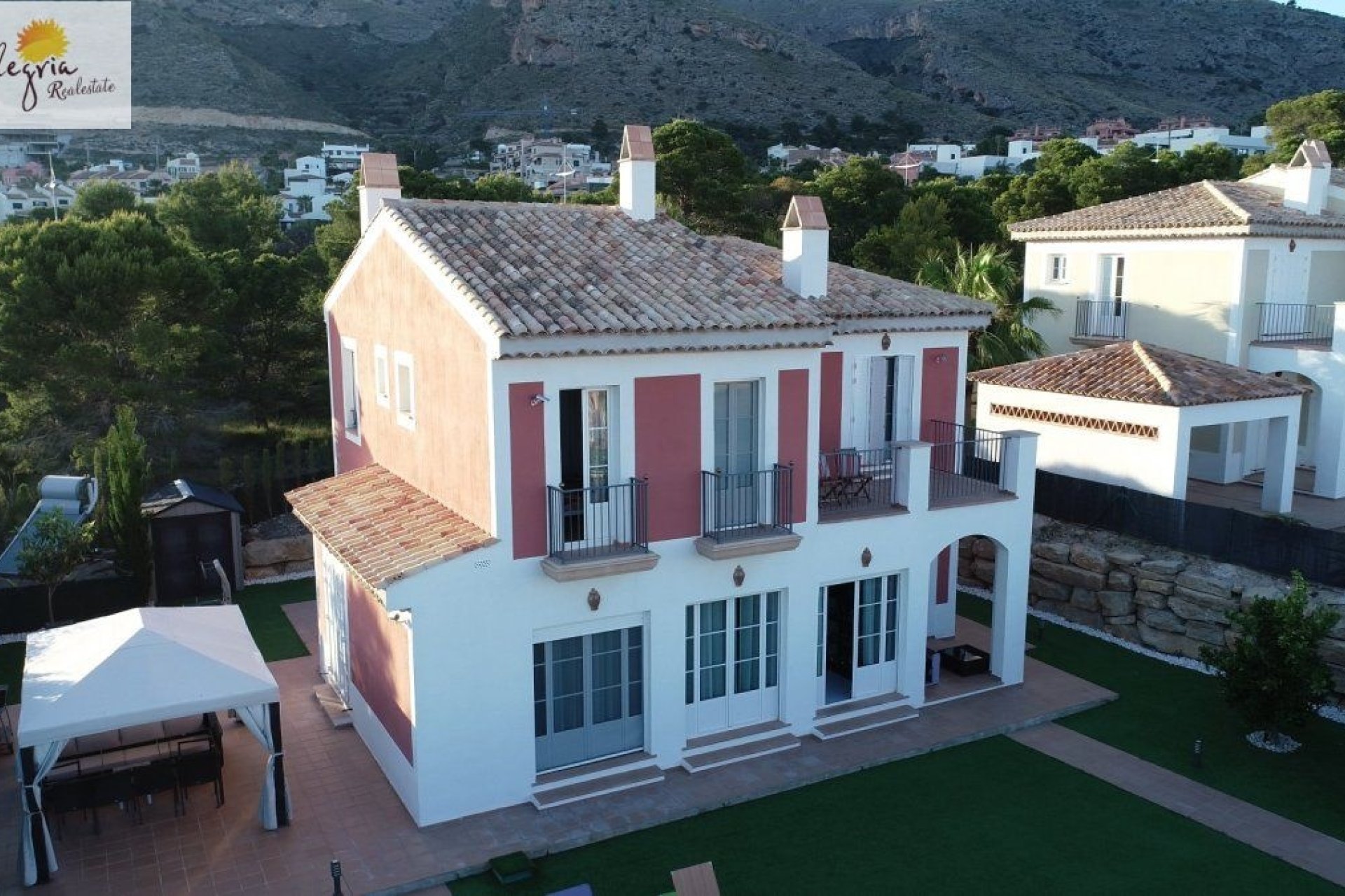Reventa - Villa -
Finestrat - Sierra Cortina