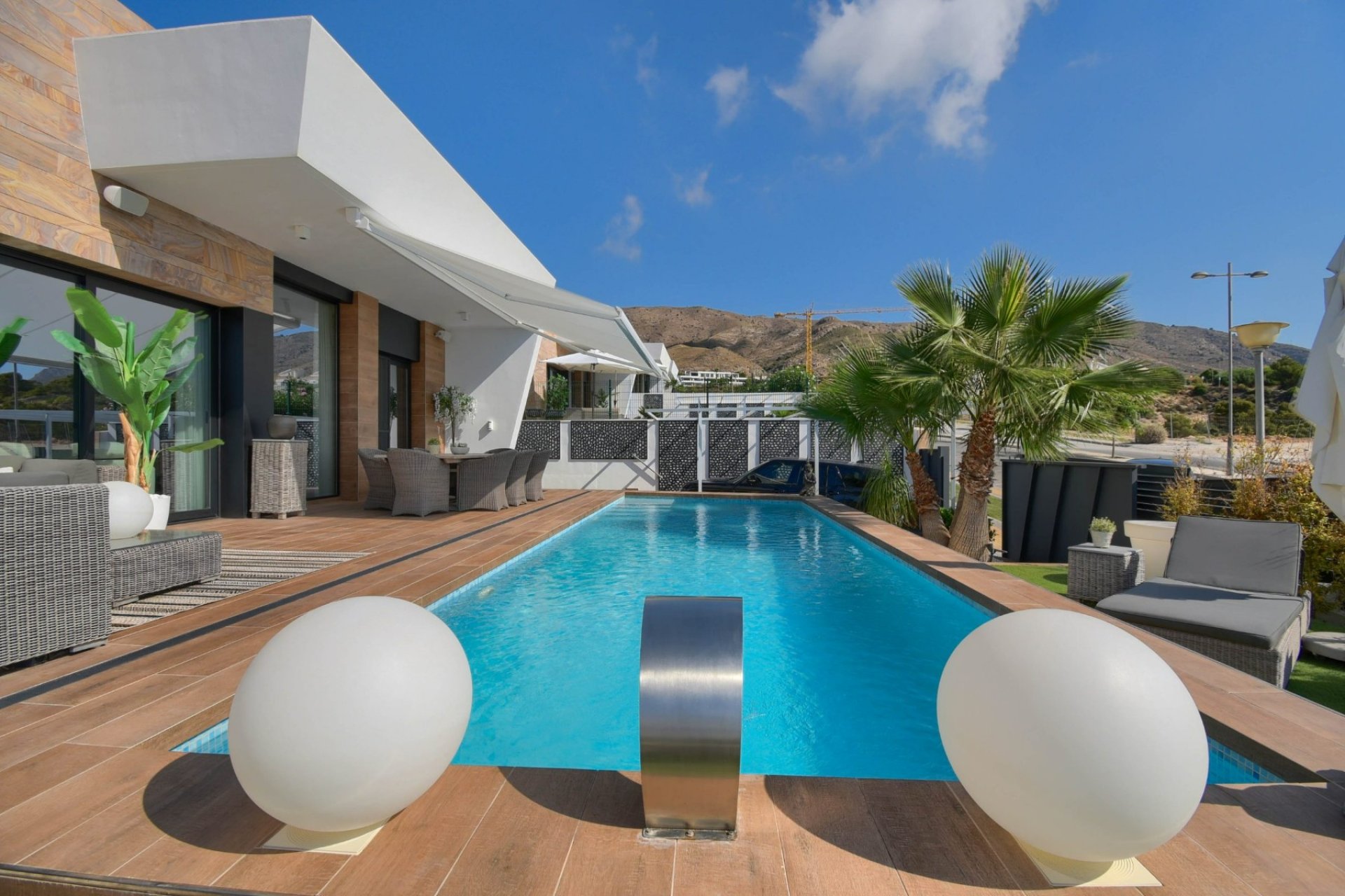 Reventa - Villa -
Finestrat