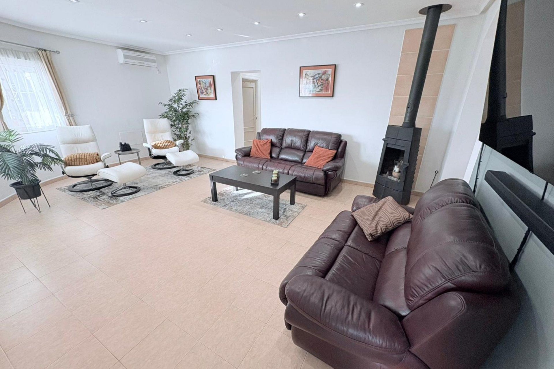 Reventa - Villa -
Gea Y Truyols - Inland