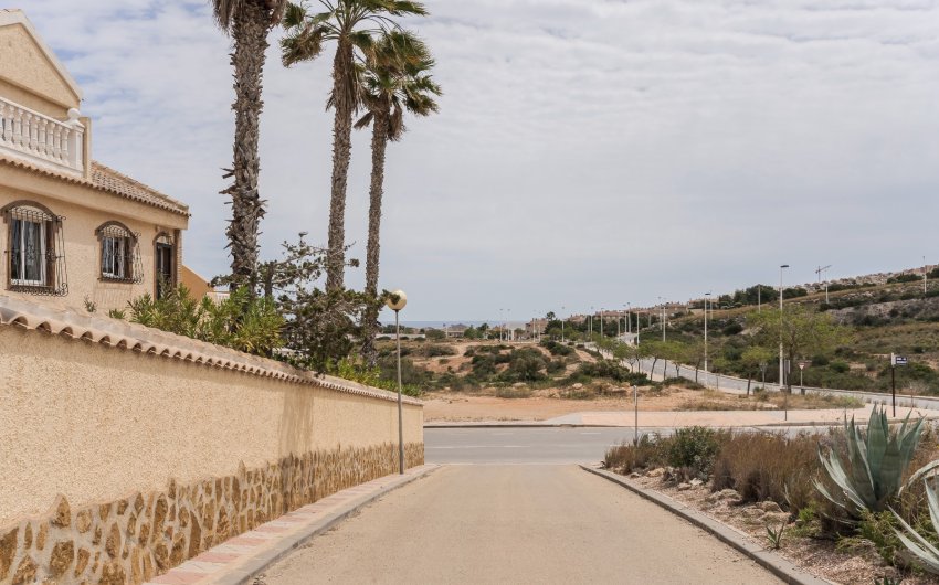 Reventa - Villa -
Gran Alacant - Monte y Mar