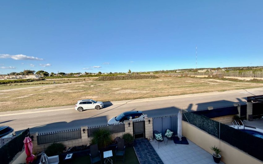 Reventa - Villa -
Guardamar del Segura - El Raso