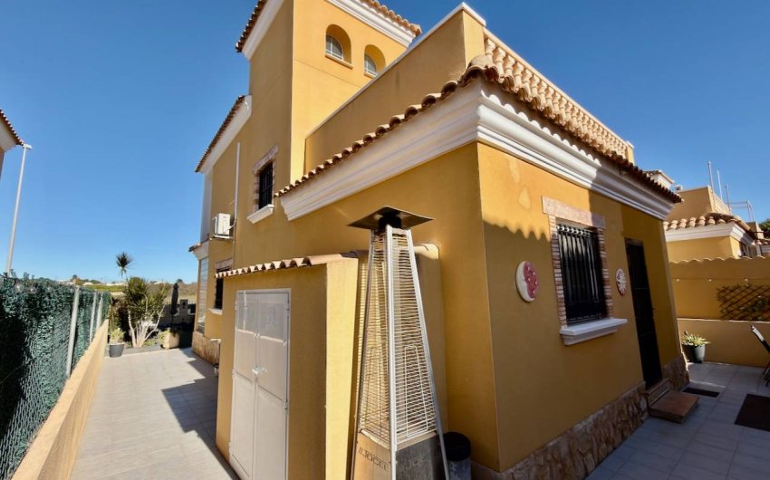 Reventa - Villa -
Guardamar del Segura - El Raso