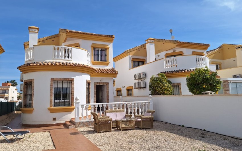 Reventa - Villa -
Guardamar del Segura - El Raso