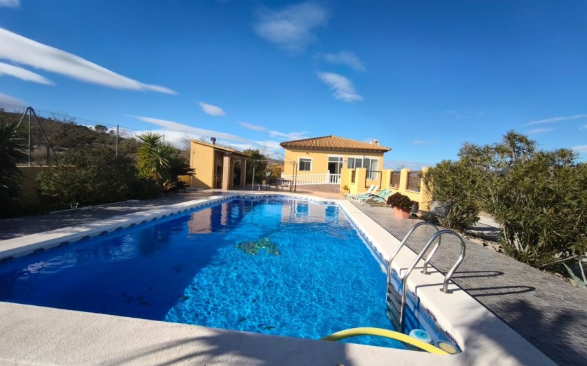 Reventa - Villa -
Hondón de los Fráiles - Inland