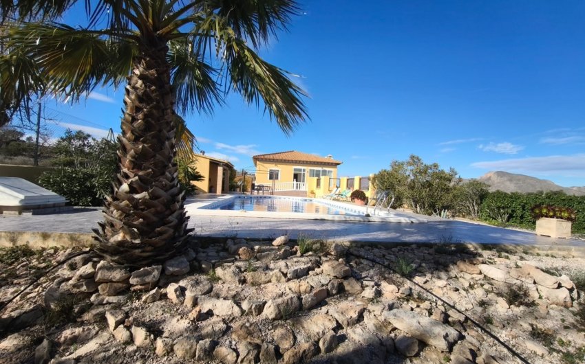 Reventa - Villa -
Hondón de los Fráiles - Inland