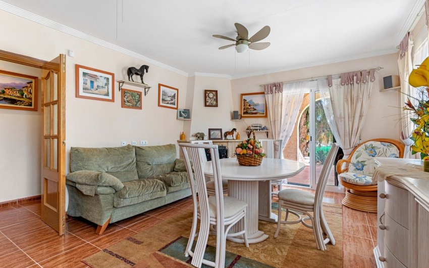 Reventa - Villa -
Jacarilla - Inland