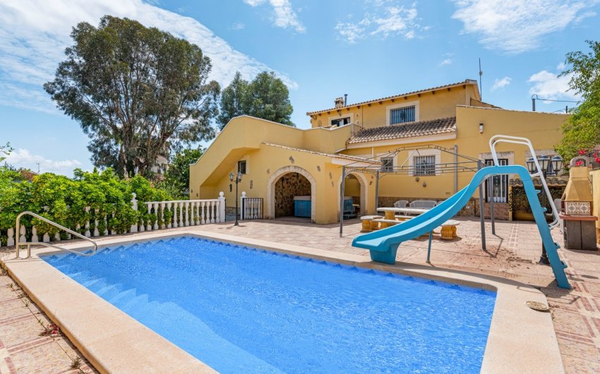 Reventa - Villa -
Jacarilla - Inland