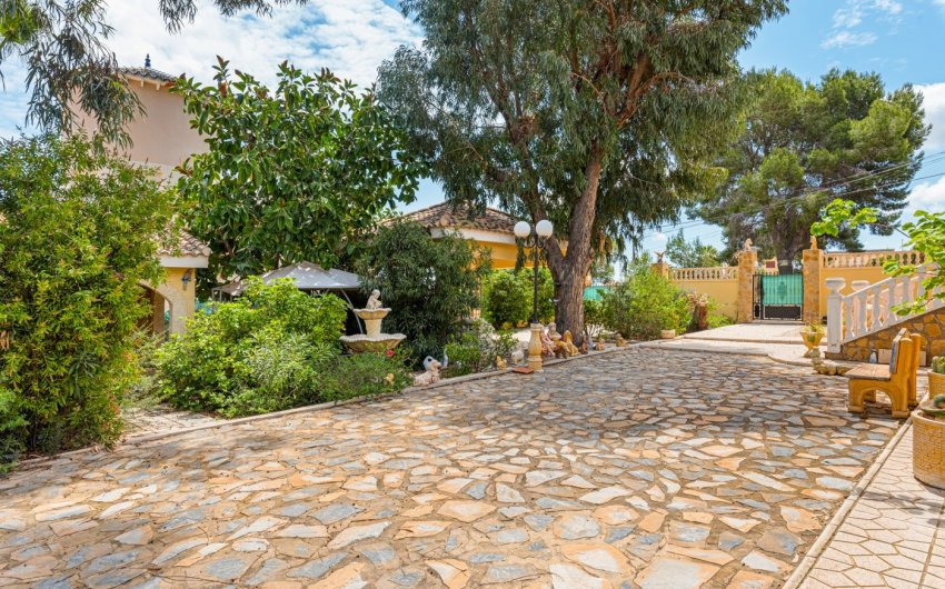 Reventa - Villa -
Jacarilla - Inland