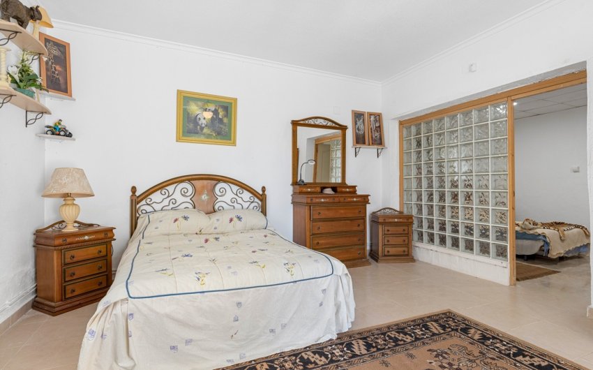 Reventa - Villa -
Jacarilla - Inland