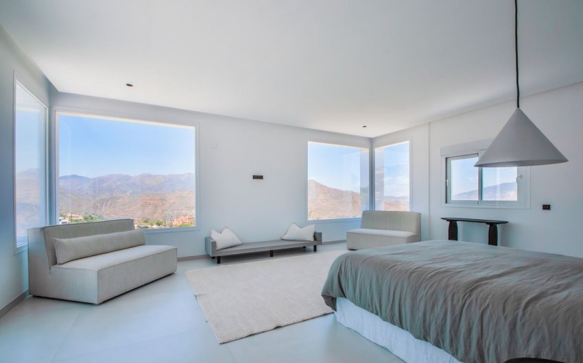 Reventa - Villa -
La Mairena - Inland