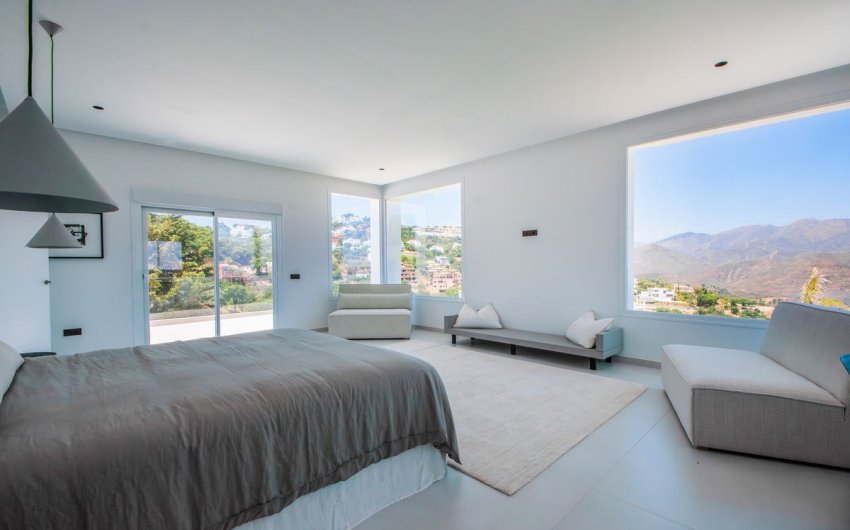 Reventa - Villa -
La Mairena - Inland