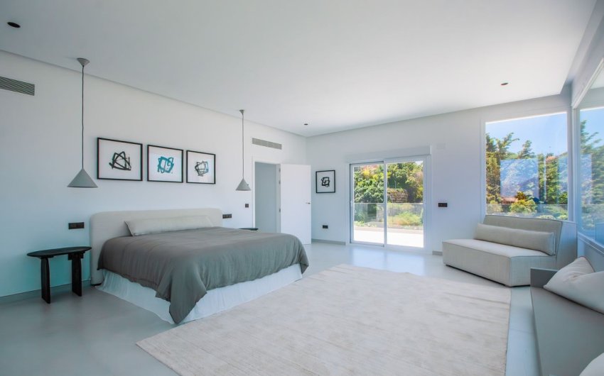 Reventa - Villa -
La Mairena - Inland