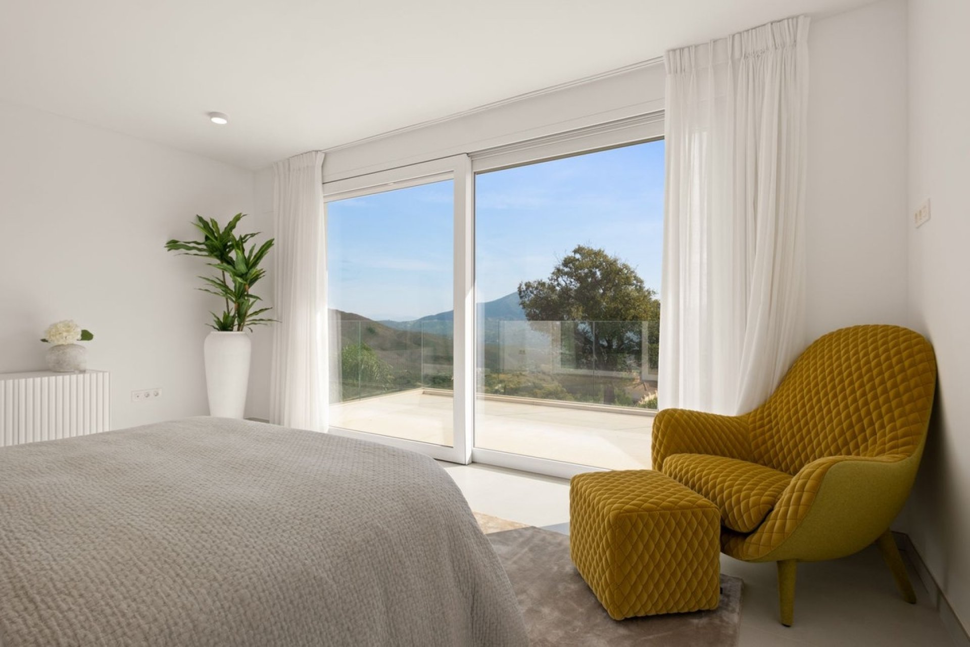 Reventa - Villa -
La Mairena - Inland